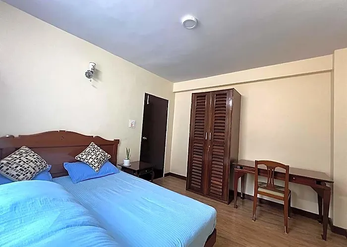 The Sparkling Turtle Backpackers Hotel *